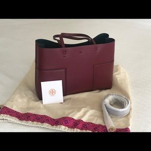 ⭐️Tory Burch Block T Triple Compartment Tote Bag